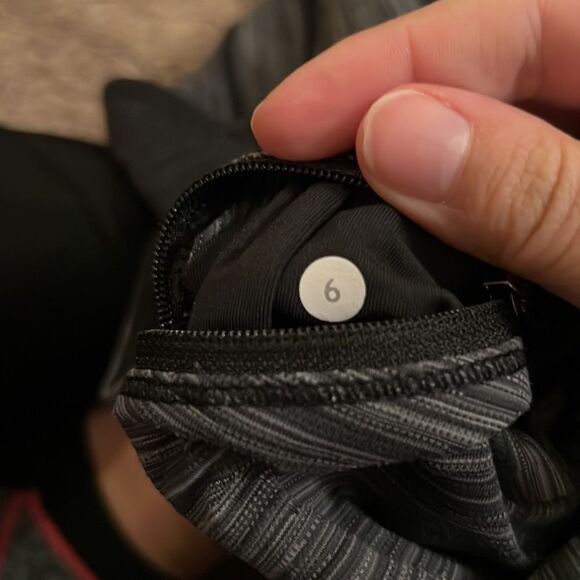 Lululemon cropped grey pants 6 - Picture 5 of 5